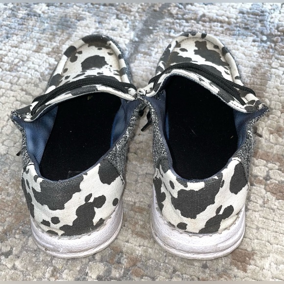 Cow print canvas shoes size 5.5 - Picture 3 of 5